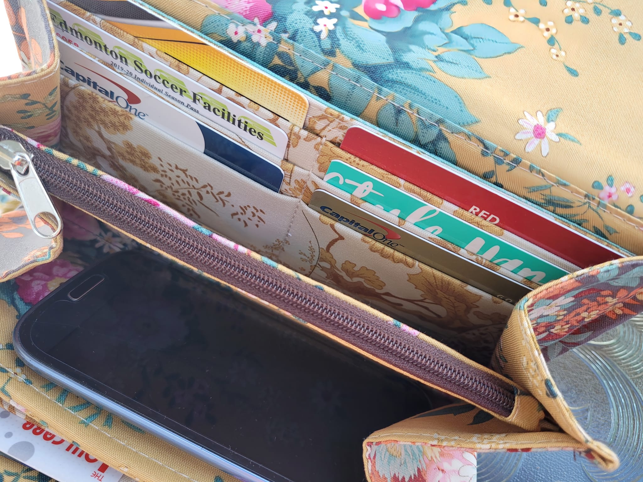 Everyday Ladies Wallet. Geometric floral.