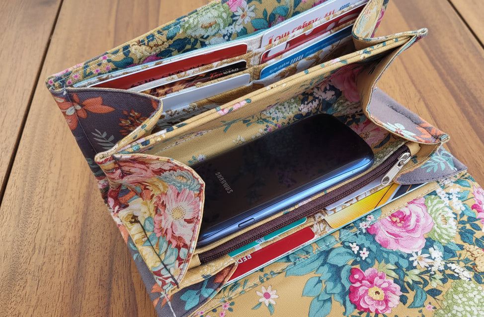 Everyday Ladies Wallet. Geometric floral.