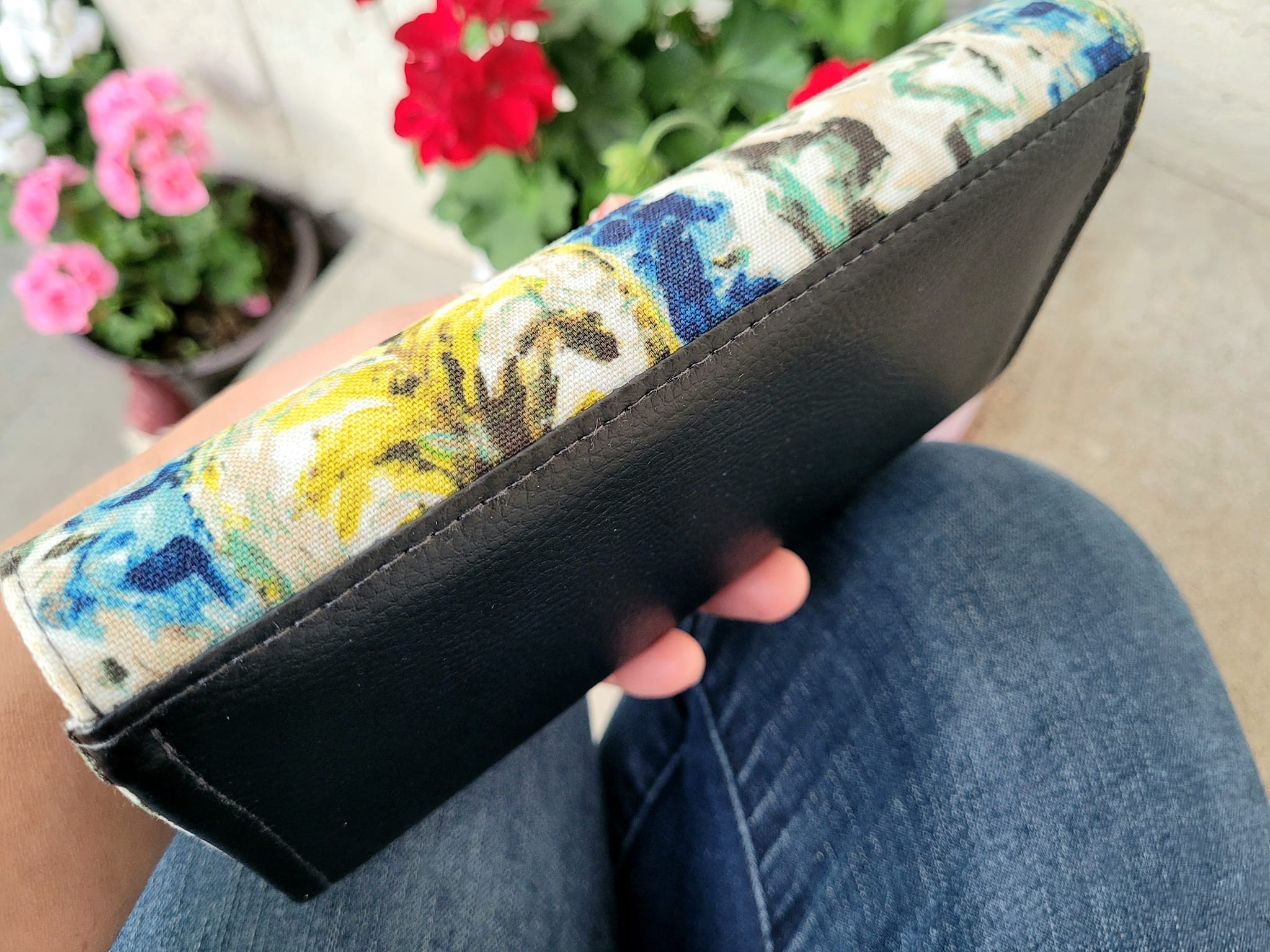 Everyday Ladies Wallet. Black floral.