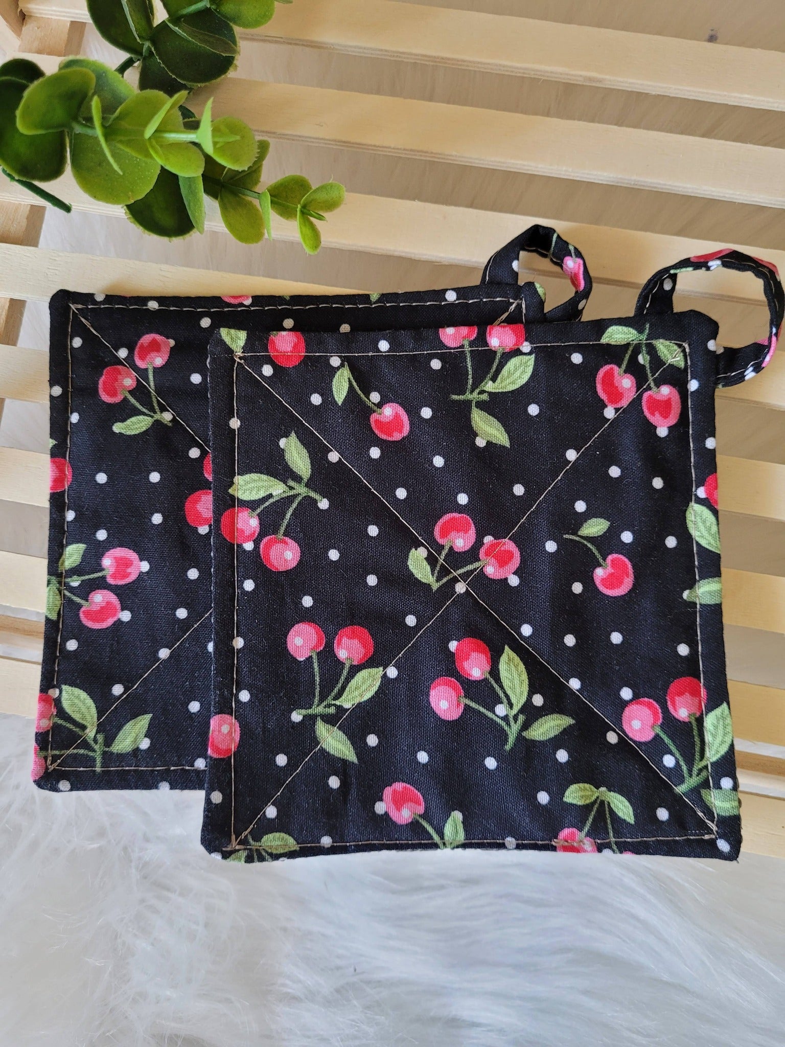 Set of two jar grippers, sour cherry.