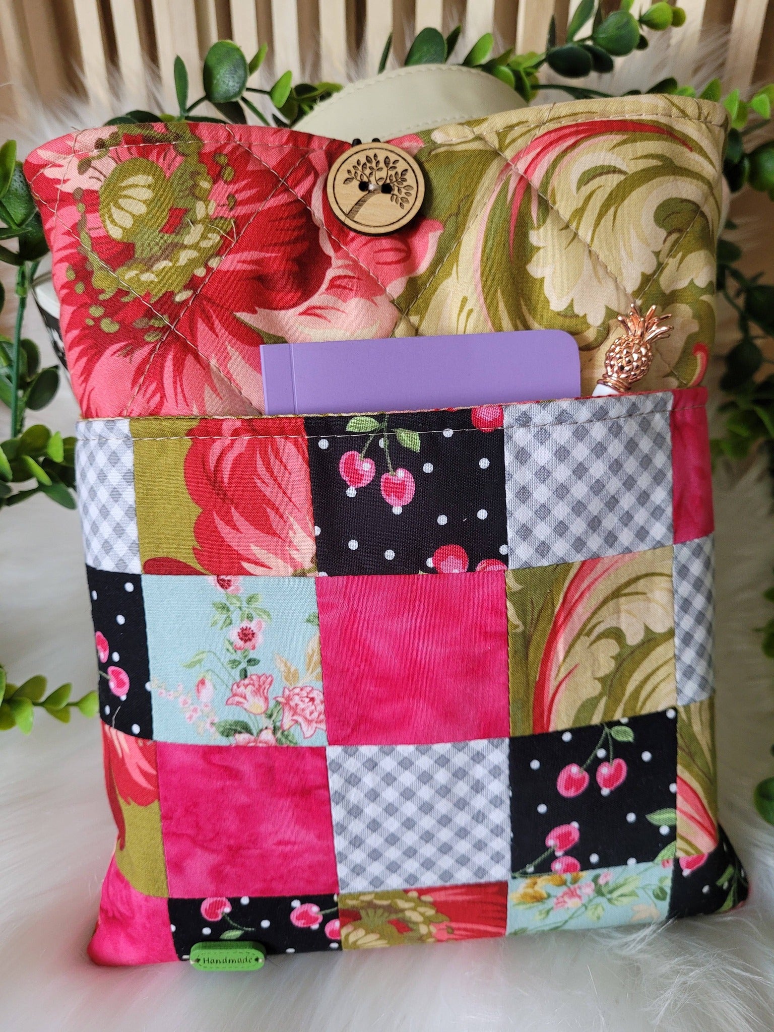 Pretty patchwork book sleeve, large.