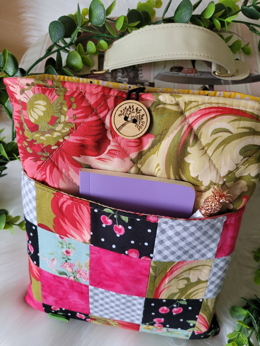 Pretty patchwork book sleeve, large.